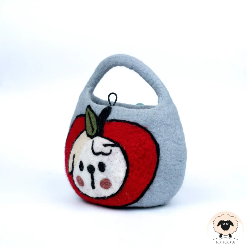 apple felt hand bag 2